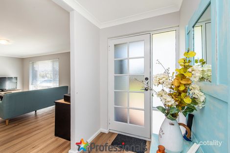 Property photo of 3 Gleneagles Place Halls Head WA 6210