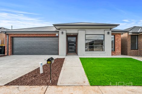 18 Hanover Cct, Melton South, VIC 3338