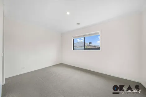 Property photo of 21 Navigation Road Tarneit VIC 3029
