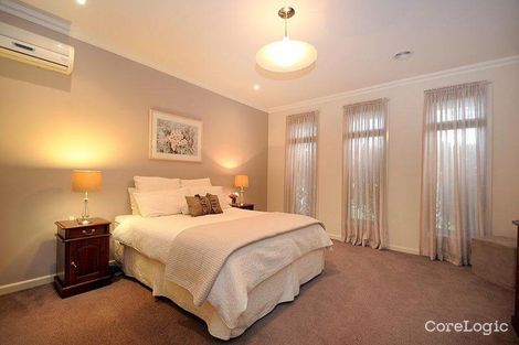 Property photo of 11 Cunningham Crescent Sandhurst VIC 3977