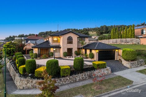 Property photo of 76 Montbrae Circuit Narre Warren North VIC 3804