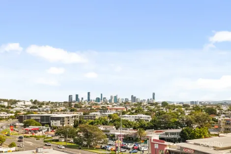 Property photo of 2/30 Shrapnel Road Cannon Hill QLD 4170