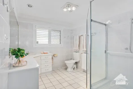 Property photo of 8 Iona Close Belmont QLD 4153