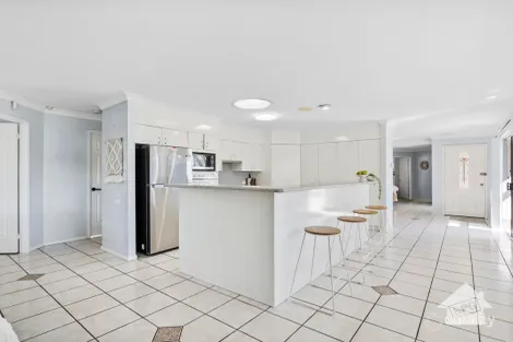 Property photo of 8 Iona Close Belmont QLD 4153