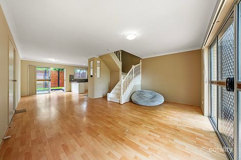 2/27 Corunna Cres, Ashmore, QLD 4214