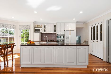 Property photo of 8 Penshurst Place Warranwood VIC 3134