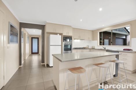 Property photo of 16 Rivendale Crescent Drouin VIC 3818