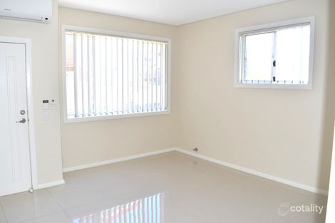 Property photo of 1/221A Waterworth Drive Mount Annan NSW 2567