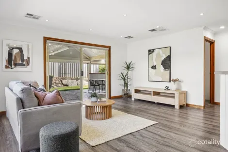 Property photo of 18 Carrail Grove Greenwith SA 5125