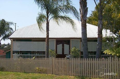 20 Hall Ave, Norman Park, QLD 4170