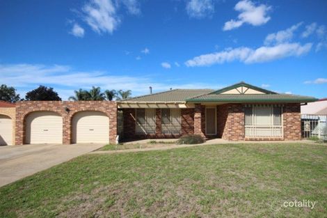 80 Dalman Pkwy, Glenfield Park, NSW 2650