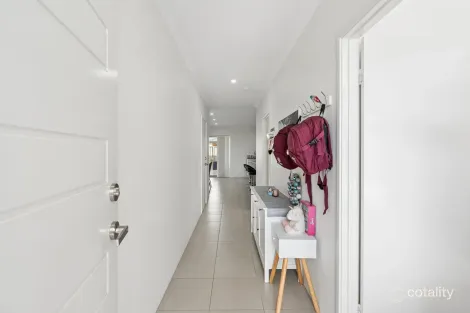 Property photo of 43 Greenpoint Way Hilbert WA 6112