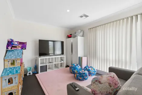 Property photo of 43 Greenpoint Way Hilbert WA 6112