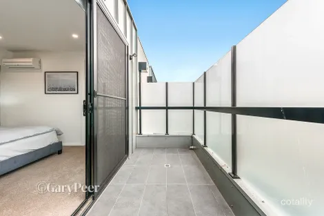 Property photo of 2/23 Toolambool Road Carnegie VIC 3163