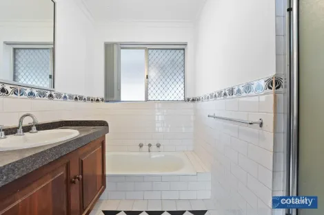 Property photo of 4 Mignon Court Armadale WA 6112