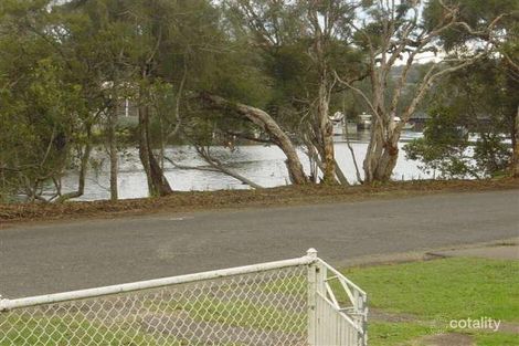 83 Lake St, Blackalls Park, NSW 2283