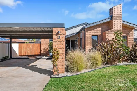 Property photo of 2 Asquith Place Melton West VIC 3337
