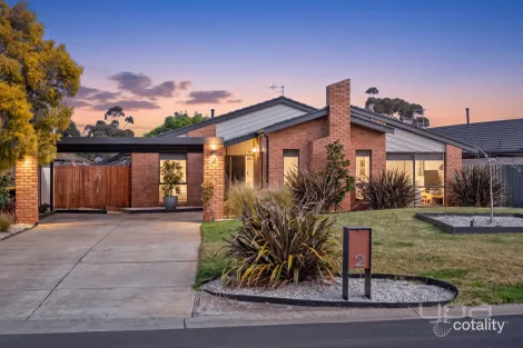 Property photo of 2 Asquith Place Melton West VIC 3337