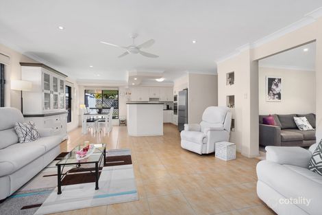 Property photo of 14 Magnolia Crescent Banora Point NSW 2486