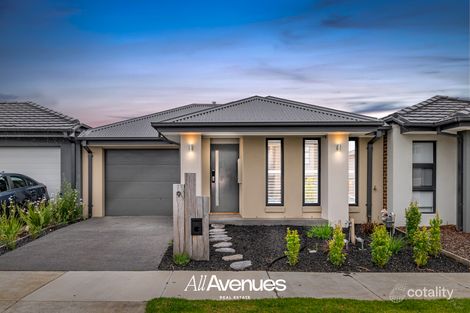 Property photo of 9 Venetia Way Cranbourne South VIC 3977
