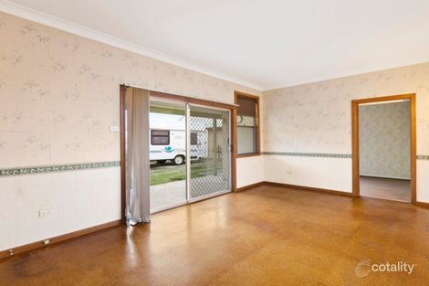 Property photo of 8 Raggatt Crescent Edgeworth NSW 2285