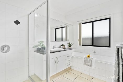 Property photo of 14 Huxley Court Pacific Pines QLD 4211