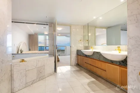 Property photo of 2 Brighton Parade Southport QLD 4215