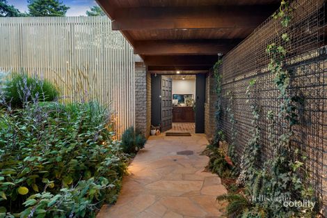 Property photo of 1 Charlwood Court Donvale VIC 3111
