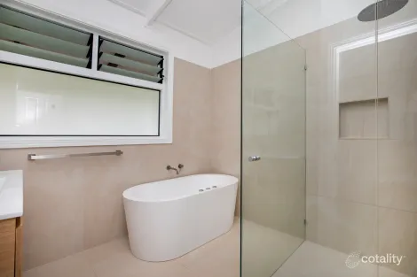 Property photo of 30 Westminster Boulevard Elanora QLD 4221