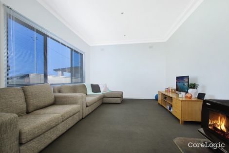 Property photo of 90C Lake Heights Road Lake Heights NSW 2502