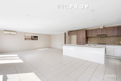 Property photo of 6 Lilyturf Drive Tarneit VIC 3029