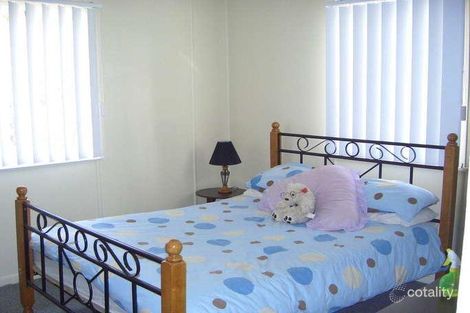 Property photo of 18 Trumpy Street Silkstone QLD 4304