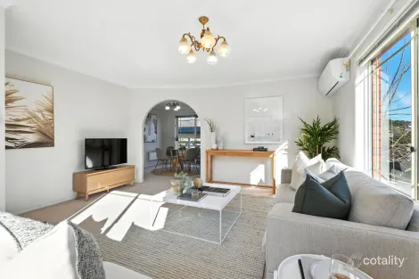 Property photo of 2/4-6 Katrina Court Lindisfarne TAS 7015