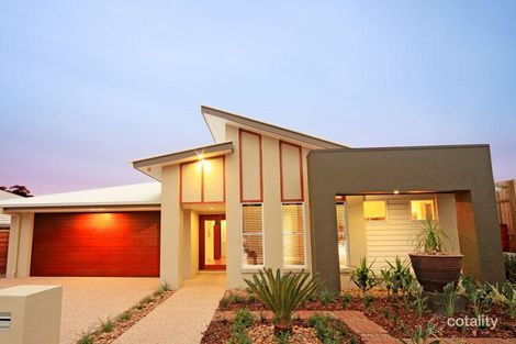 Property photo of 67 Whipbird Circuit Victoria Point QLD 4165