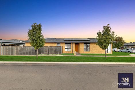 Property photo of 14 Ceratta Crescent Tarneit VIC 3029