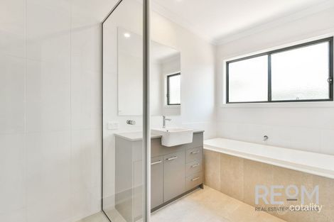 Property photo of 10 Giselle Circuit Greenvale VIC 3059