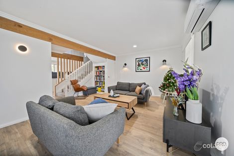 Property photo of 1/1 Heyington Place Kennington VIC 3550