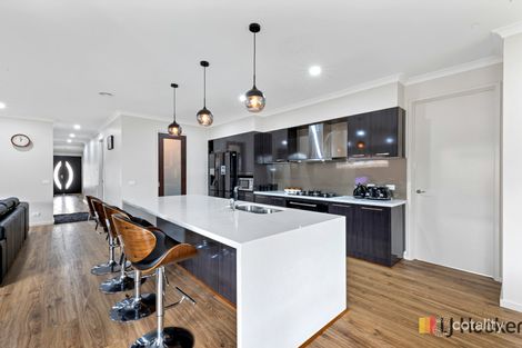 Property photo of 101 Wheelers Park Drive Cranbourne North VIC 3977