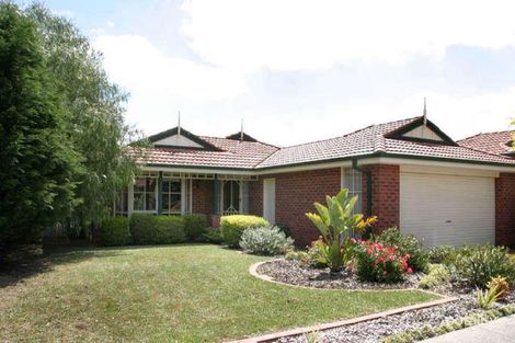 Property photo of 4 Bertrand Close Berwick VIC 3806