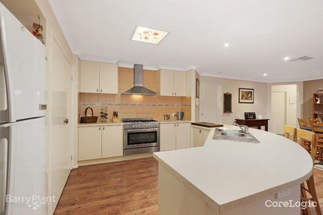 Property photo of 23 Dempster Way Berwick VIC 3806