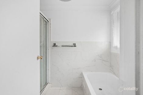 Property photo of 3 Juliet Close Rosemeadow NSW 2560