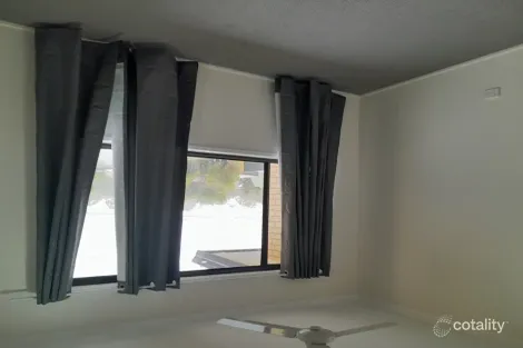 Property photo of 96 Conifer Street Hillcrest QLD 4118