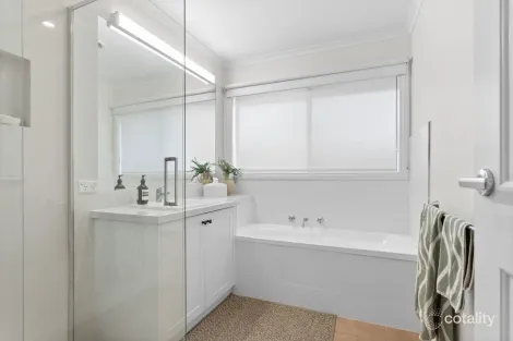 Property photo of 12 Traminer Drive Mount Martha VIC 3934