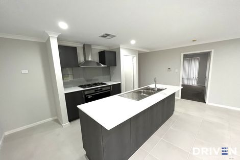 33 Preston Gr, South Guildford, WA 6055