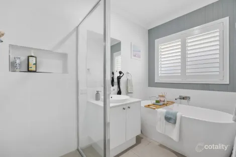 Property photo of 14 Stephen Crescent Nirimba QLD 4551