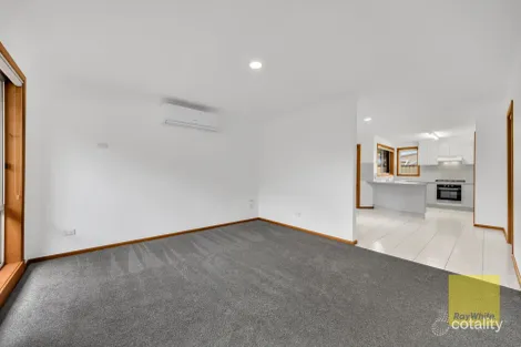 Property photo of 2/18 Weaver Court Altona Meadows VIC 3028