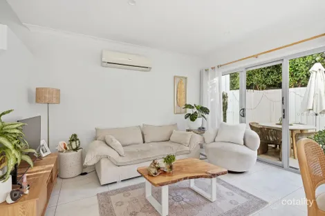 Property photo of 2/12 Sapphire Place Elanora QLD 4221