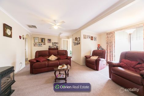 Property photo of 6 Cathie Court Narre Warren VIC 3805