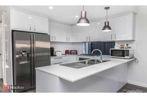 Property photo of 45 Loudon Circuit Craigieburn VIC 3064