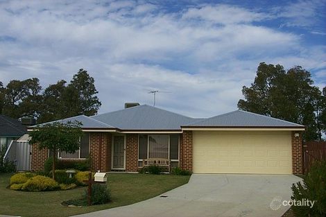 18 Nirimba Cl, South Guildford, WA 6055